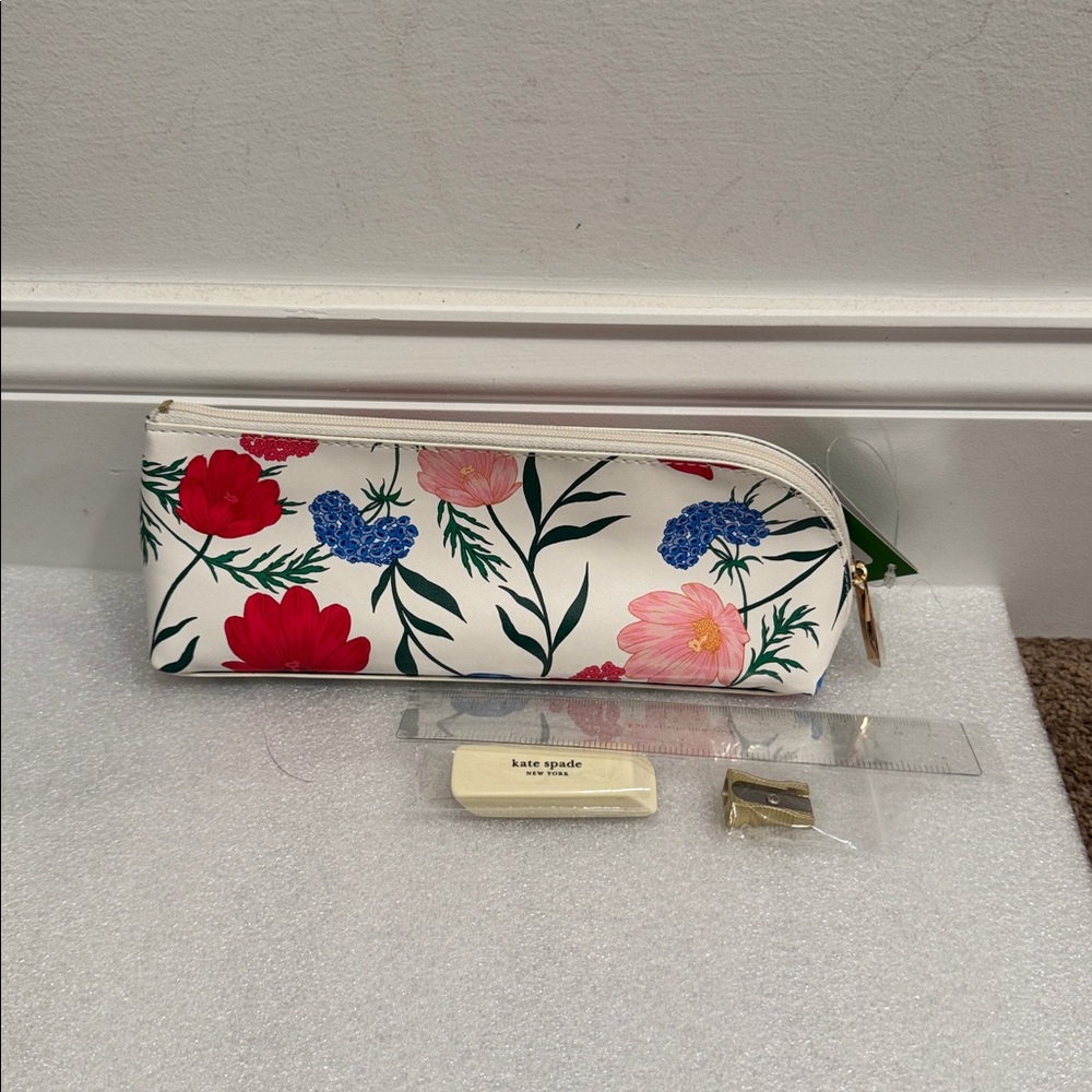 Kate Spade White Floral Pencil Pouch NWT eraser sharpener ruler - Picture 2 of 2